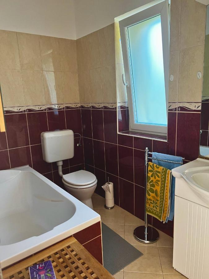 Csodakertes kisház Balatonfűzfőn Villa Exterior foto