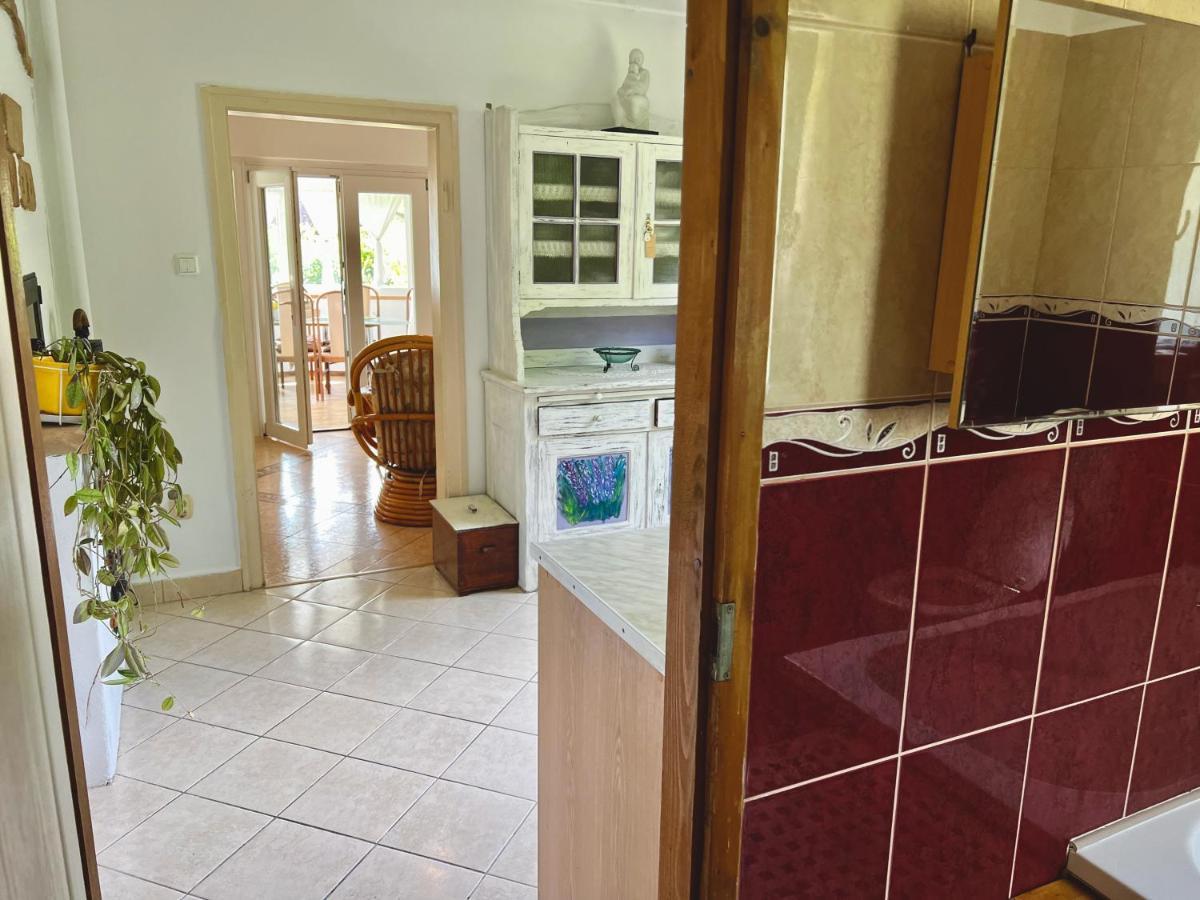 Csodakertes kisház Balatonfűzfőn Villa Exterior foto