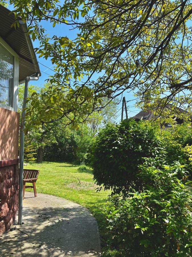 Csodakertes kisház Balatonfűzfőn Villa Exterior foto