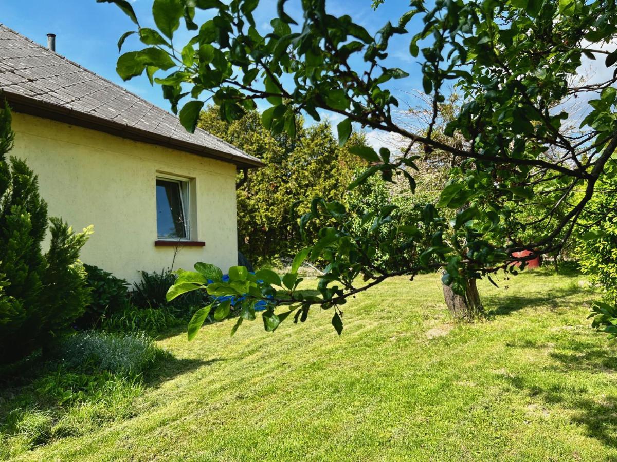 Csodakertes kisház Balatonfűzfőn Villa Exterior foto