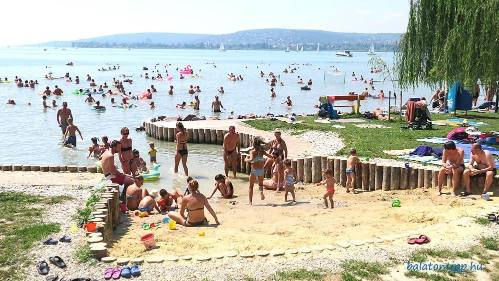 Csodakertes kisház Balatonfűzfőn Villa Exterior foto